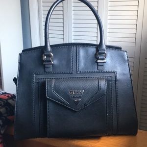 Black leather Guess purse ❤️
